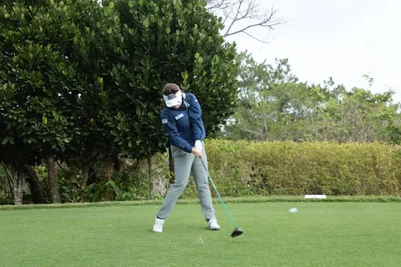 吉田弓美子のドライバースイング