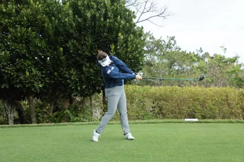 吉田弓美子のドライバースイング