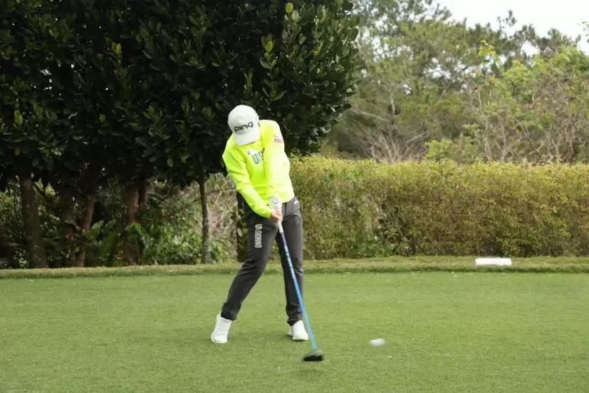 宮澤美咲ドライバースイング