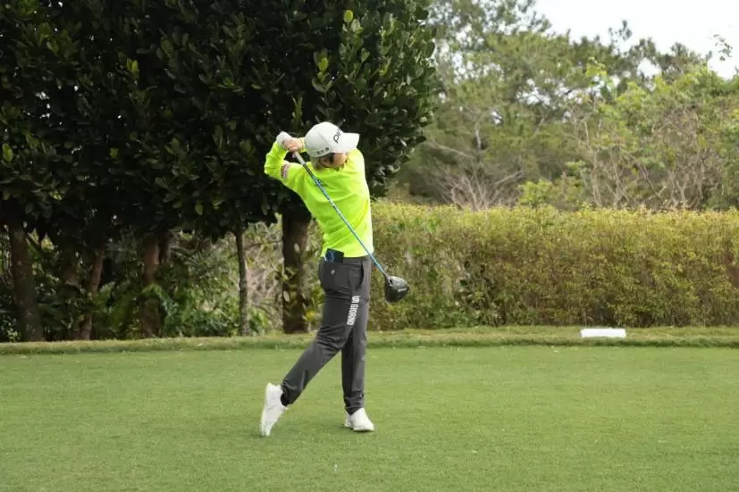 宮澤美咲ドライバースイング