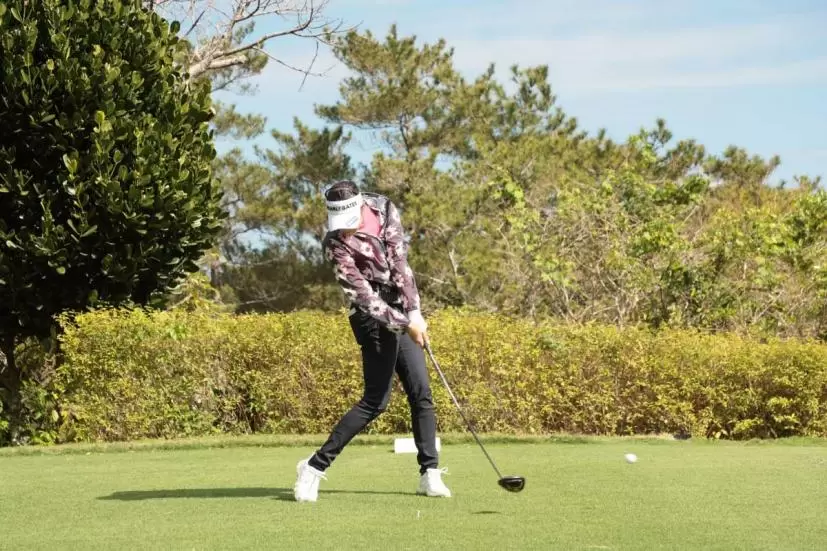 原英莉花のドライバースイング