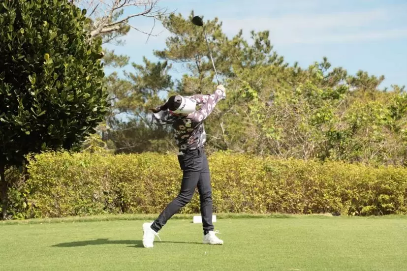 原英莉花のドライバースイング