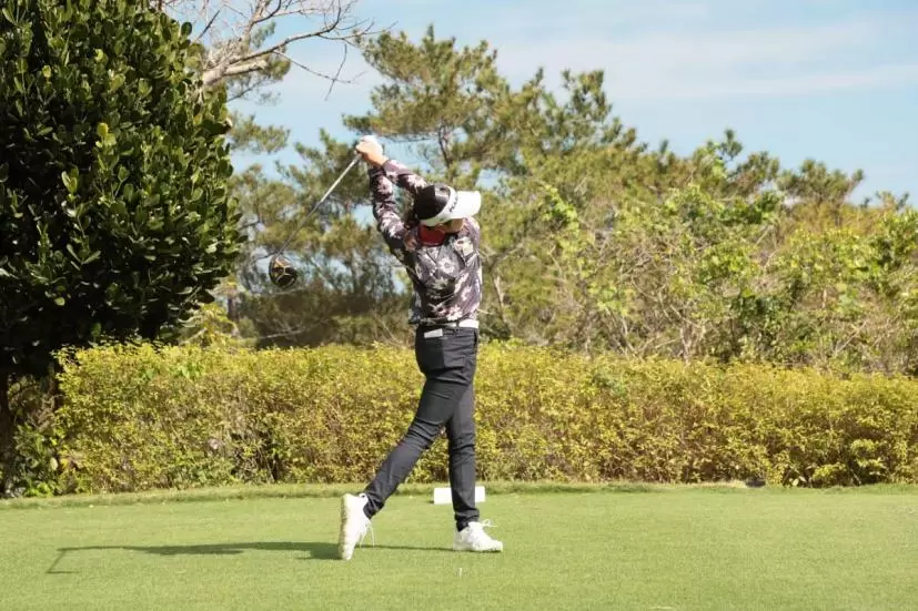 原英莉花のドライバースイング