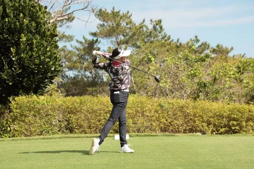 原英莉花のドライバースイング