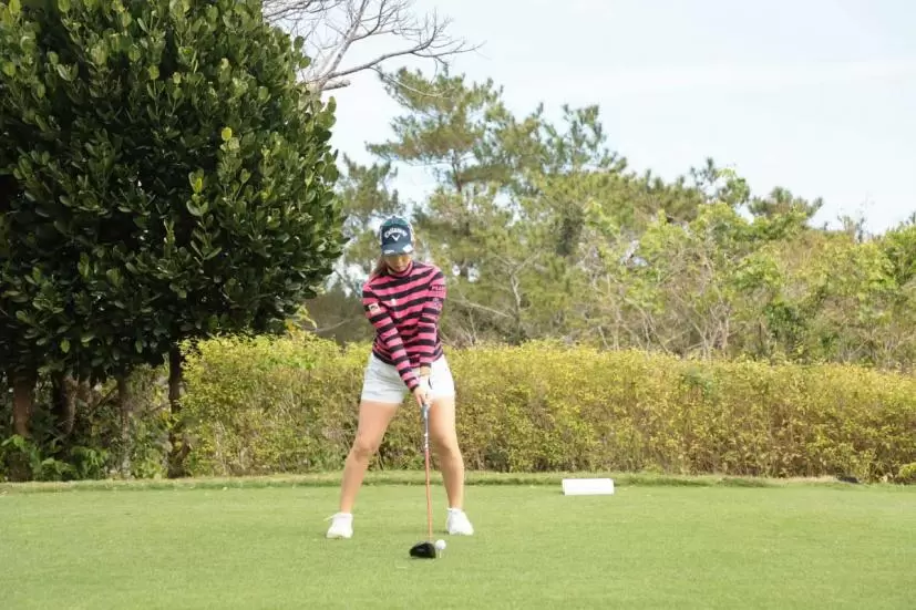 上田桃子のドライバースイング