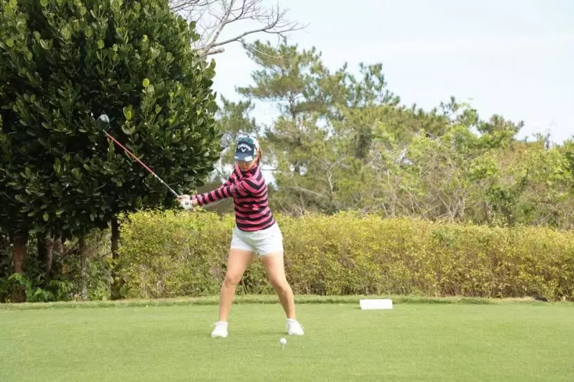 上田桃子のドライバースイング