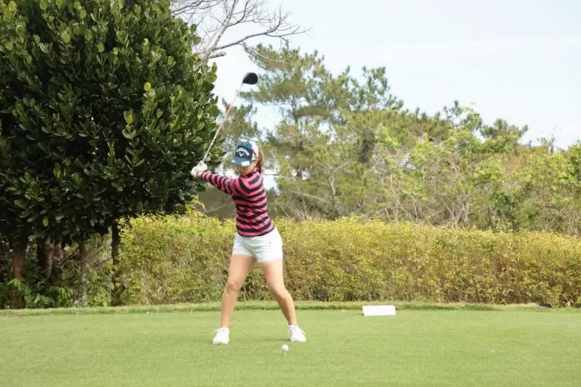 上田桃子のドライバースイング