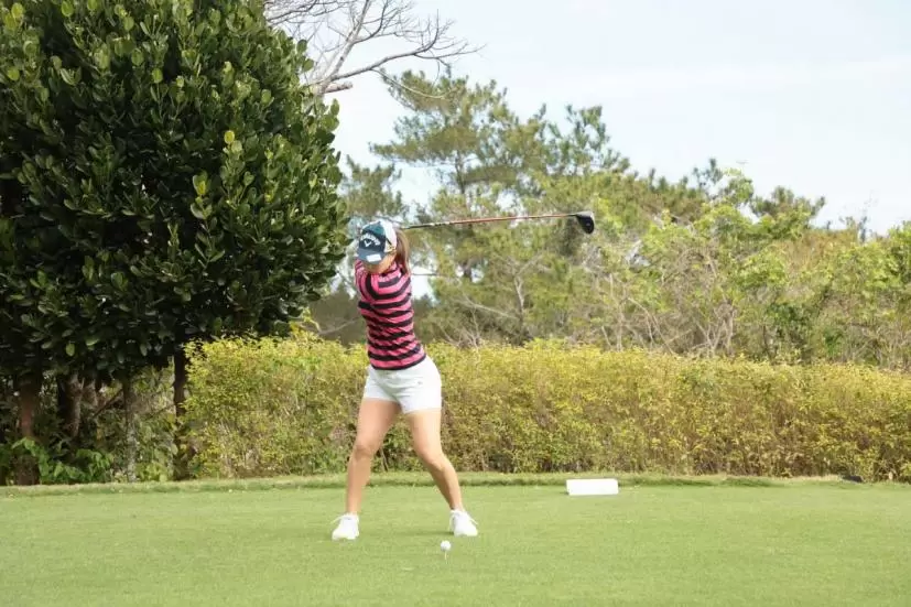 上田桃子のドライバースイング