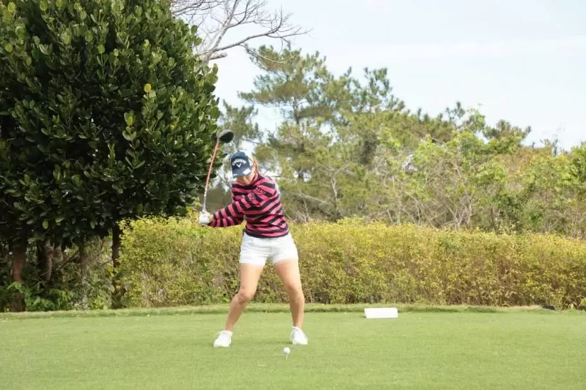 上田桃子のドライバースイング