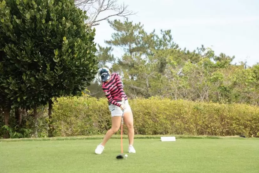 上田桃子のドライバースイング