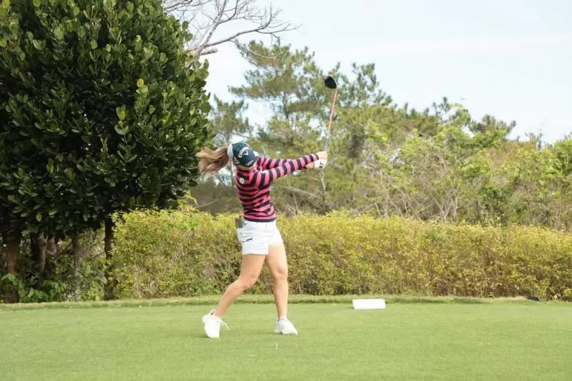 上田桃子のドライバースイング