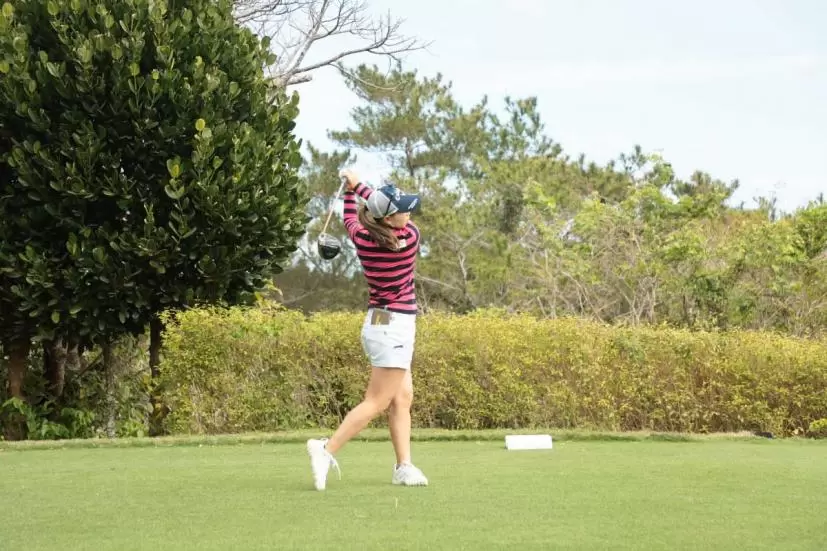 上田桃子のドライバースイング