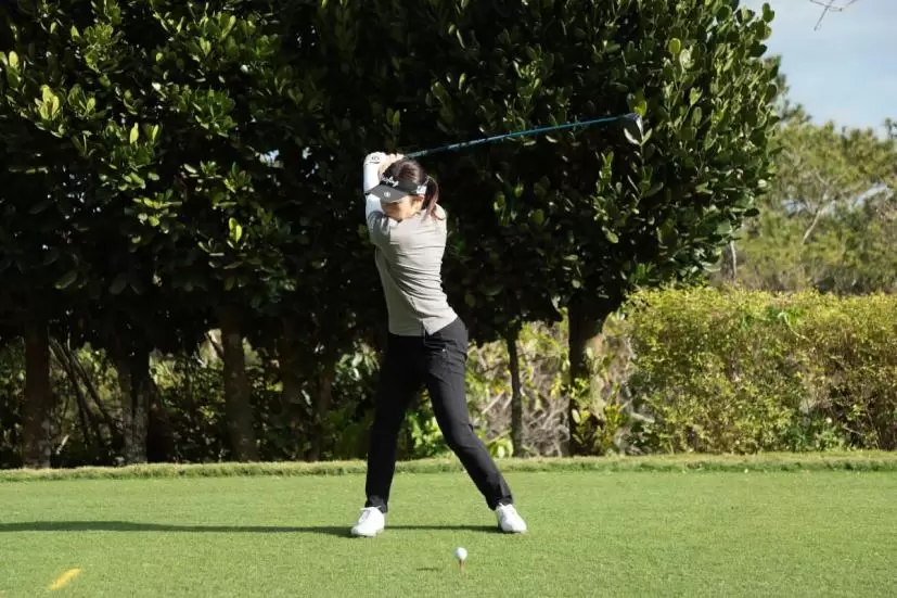 仲宗根澄香のドライバースイング