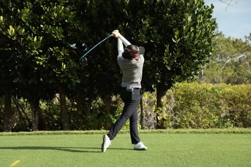 仲宗根澄香のドライバースイング