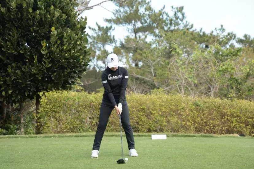 稲見萌寧のドライバースイング