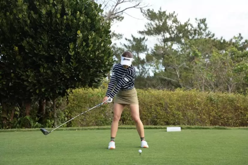 岸部桃子のドライバースイング