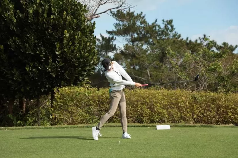 金田 久美子のドライバースイング