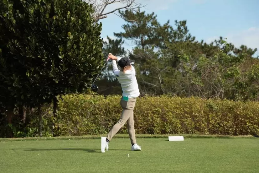 金田 久美子のドライバースイング