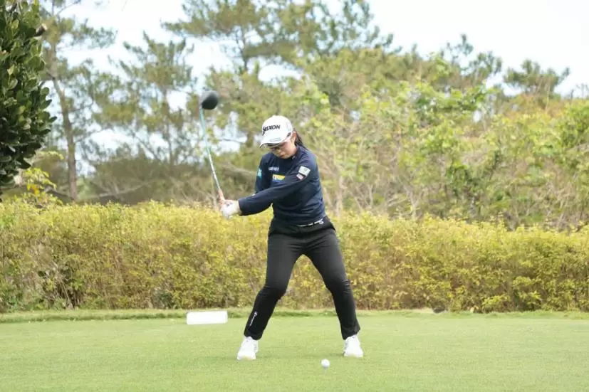 山下美夢有のドライバースイング