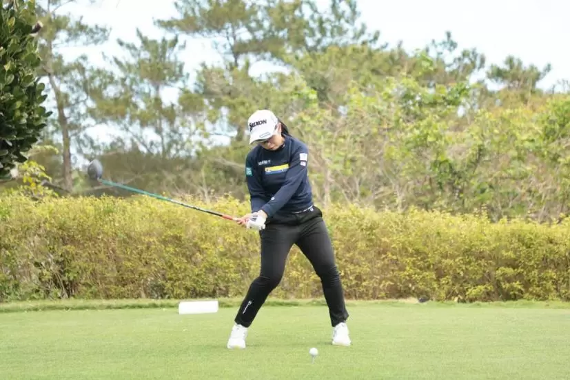 山下美夢有のドライバースイング
