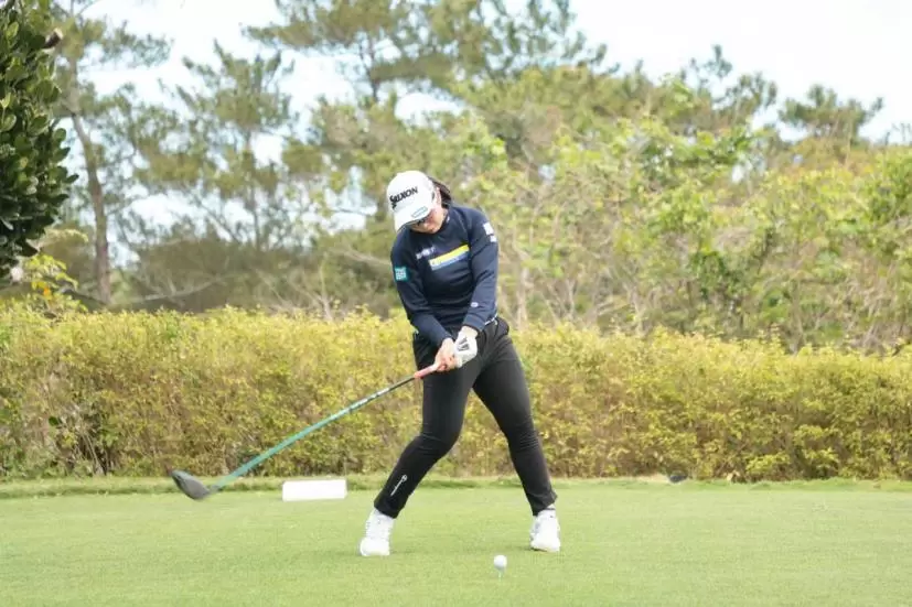 山下美夢有のドライバースイング