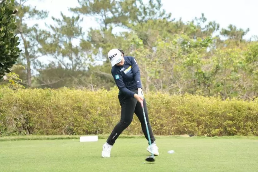 山下美夢有のドライバースイング