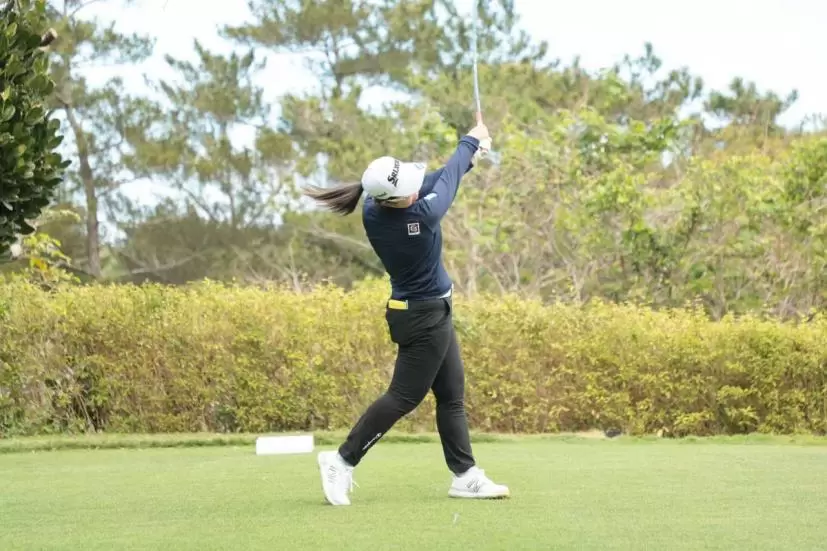 山下美夢有のドライバースイング