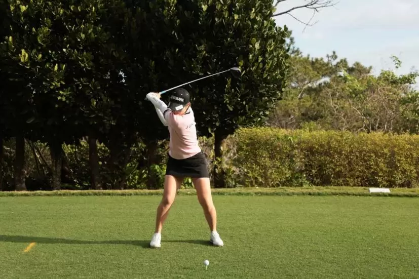 植竹希望のドライバースイング