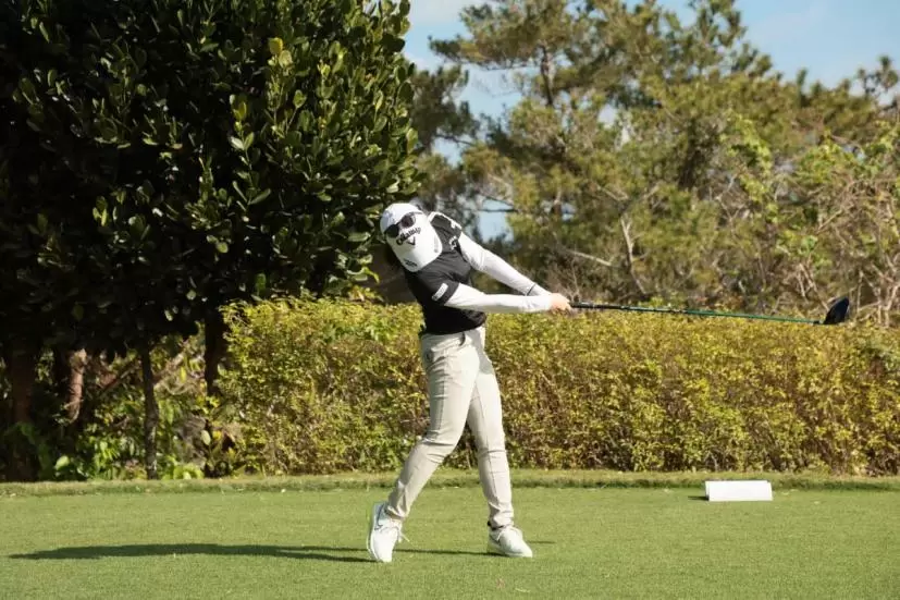 西村優菜のドライバースイング