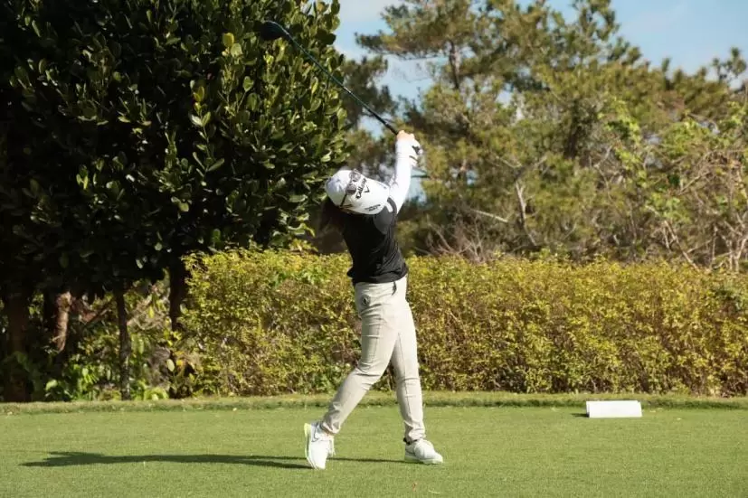 西村優菜のドライバースイング