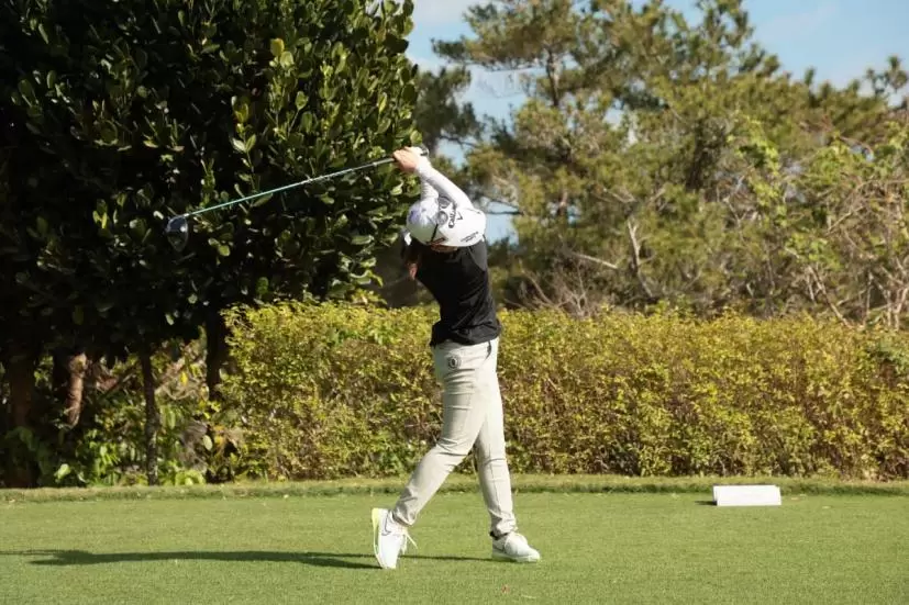 西村優菜のドライバースイング