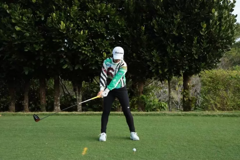 泉田琴菜のドライバースイング