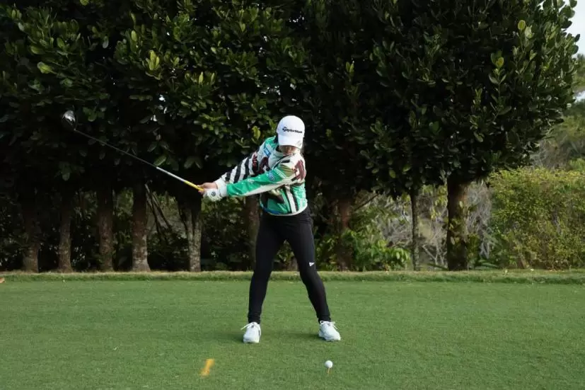 泉田琴菜のドライバースイング