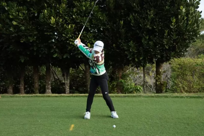 泉田琴菜のドライバースイング