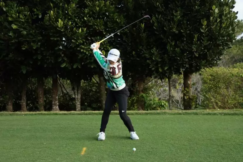 泉田琴菜のドライバースイング