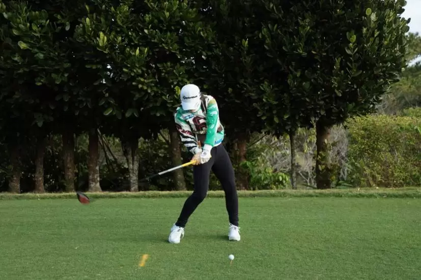 泉田琴菜のドライバースイング