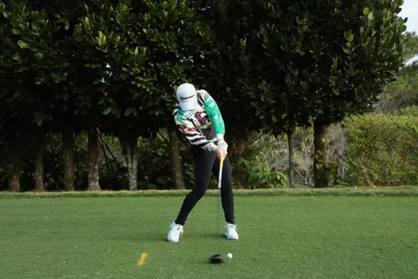 泉田琴菜のドライバースイング