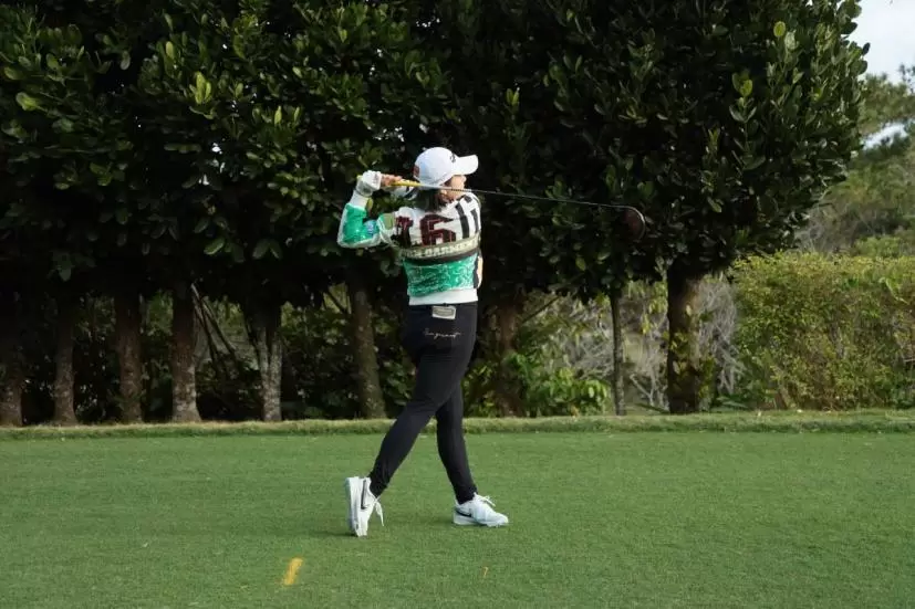 泉田琴菜のドライバースイング