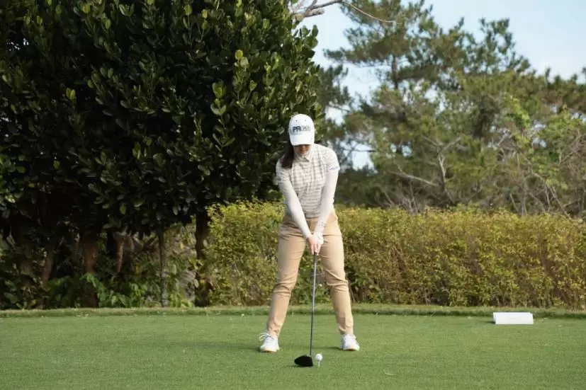 辻梨恵のドライバースイング