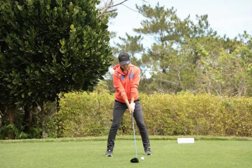 藤本麻子のドライバースイング