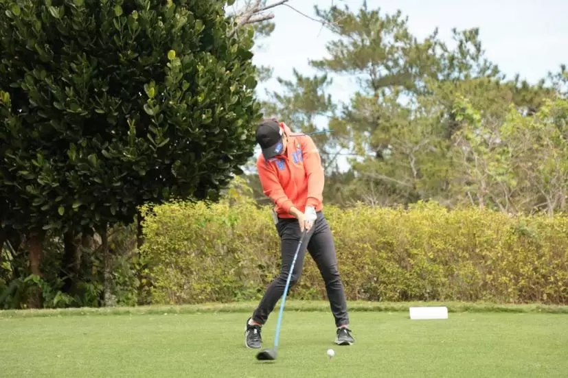 藤本麻子のドライバースイング