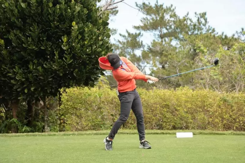 藤本麻子のドライバースイング