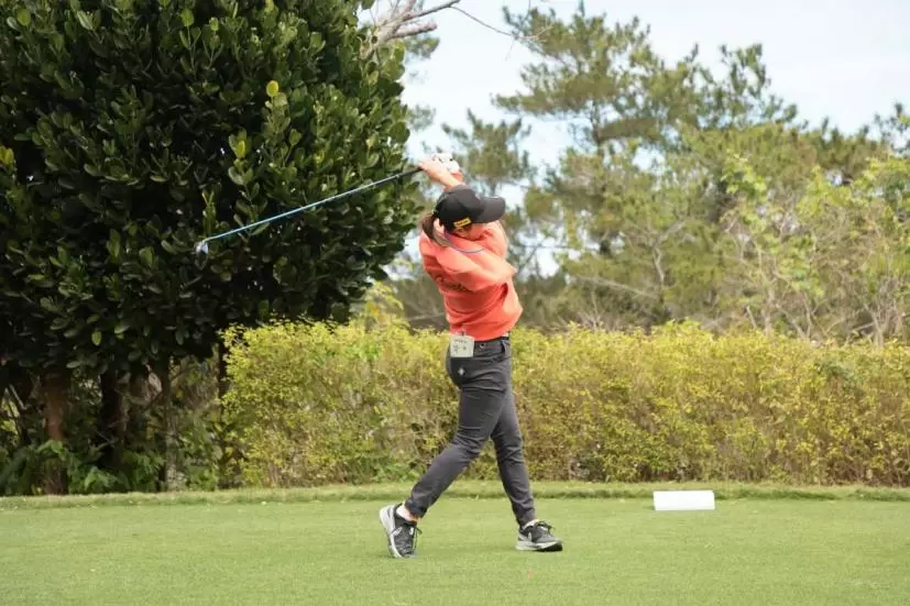 藤本麻子のドライバースイング