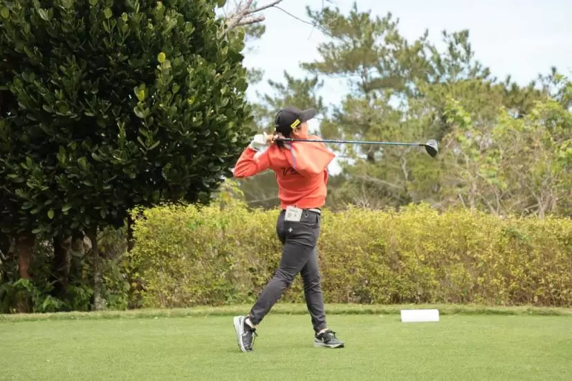 藤本麻子のドライバースイング