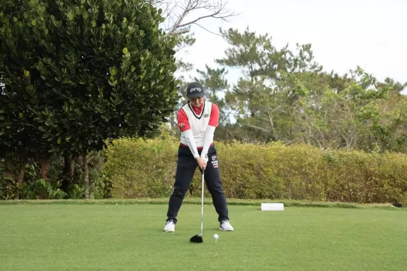 平岡瑠依のドライバースイング