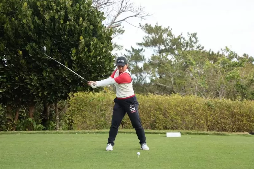 平岡瑠依のドライバースイング