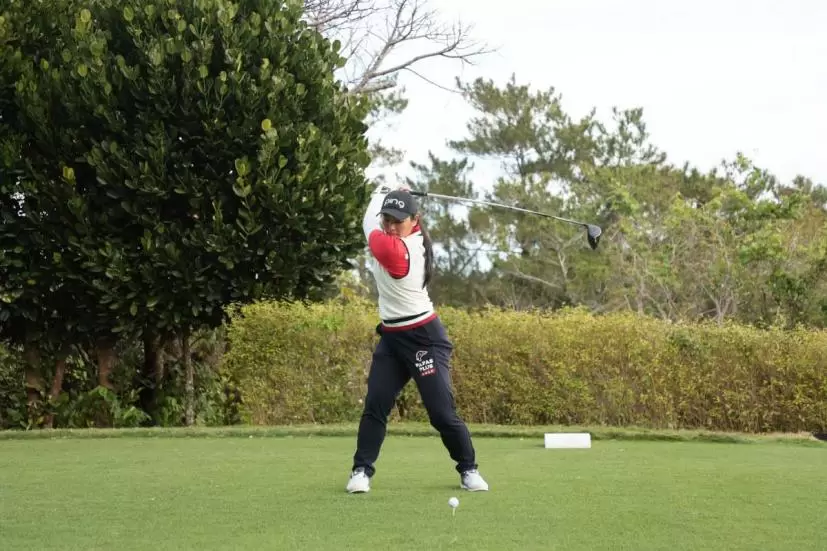 平岡瑠依のドライバースイング