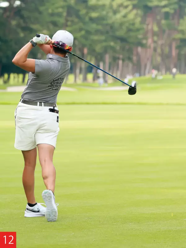 岩井明愛のスイング