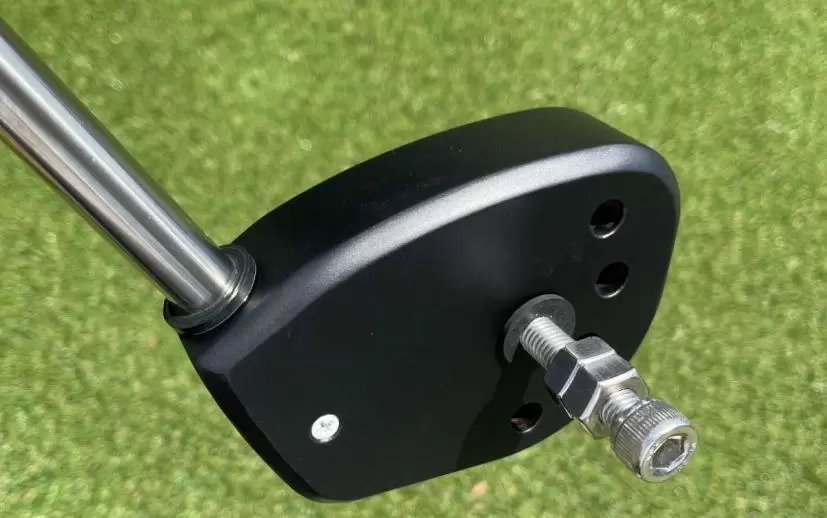 リバイバープラスはヘッドが大きくなっています。