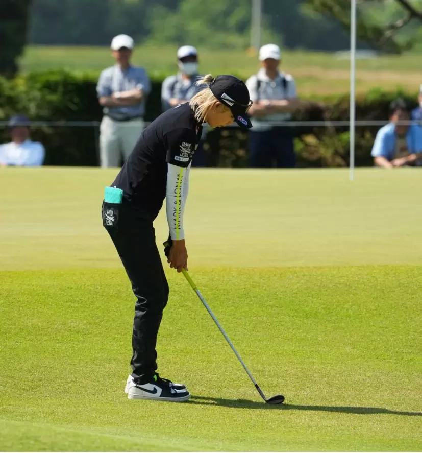 金田久美子のウェッジスイング